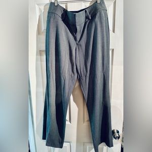 Small houndstooth pattern trousers by Nine West! Bootcut with stretch. Size 16